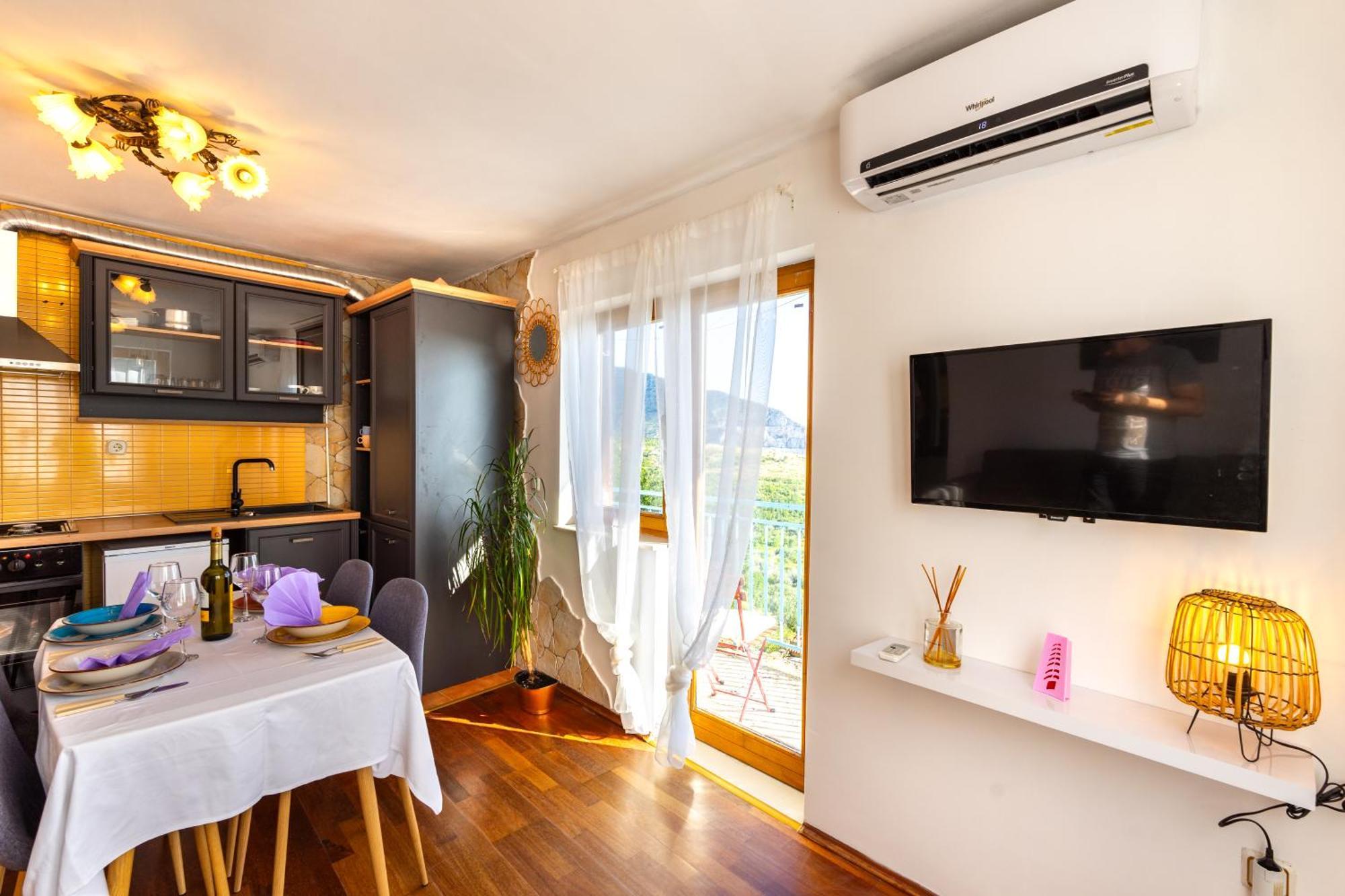 فيلا Olive Garden House In Zrnovnica With A View & Bbq المظهر الخارجي الصورة