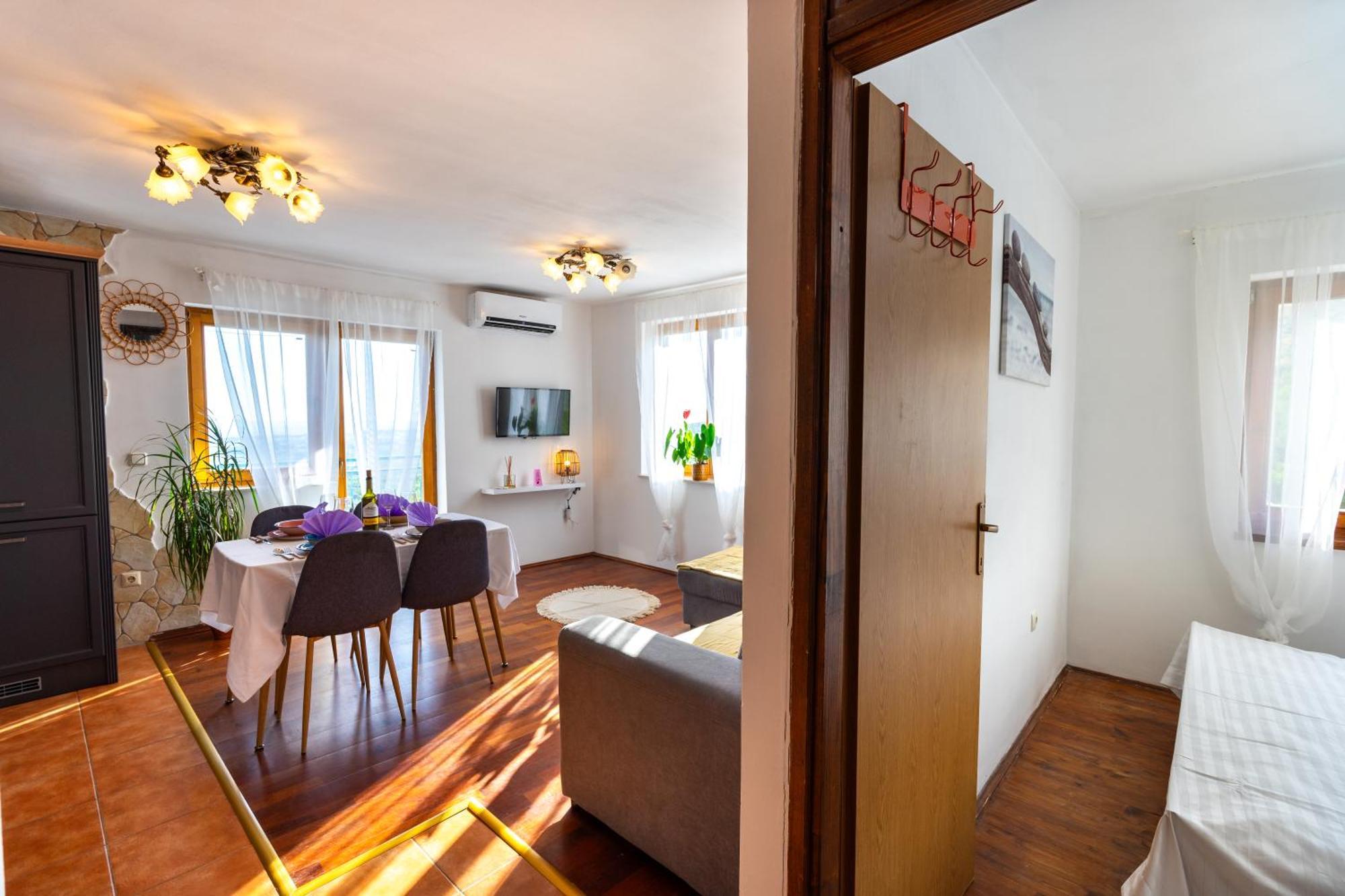 فيلا Olive Garden House In Zrnovnica With A View & Bbq المظهر الخارجي الصورة